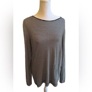 CHICOS Long Sleeve Black and White Striped Knit, Like New